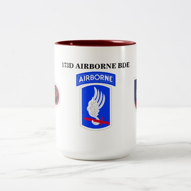 173RD IM FLUGZEUG BRIGADEN-TASSE ZWEIFARBIGE TASSE (Mittel)