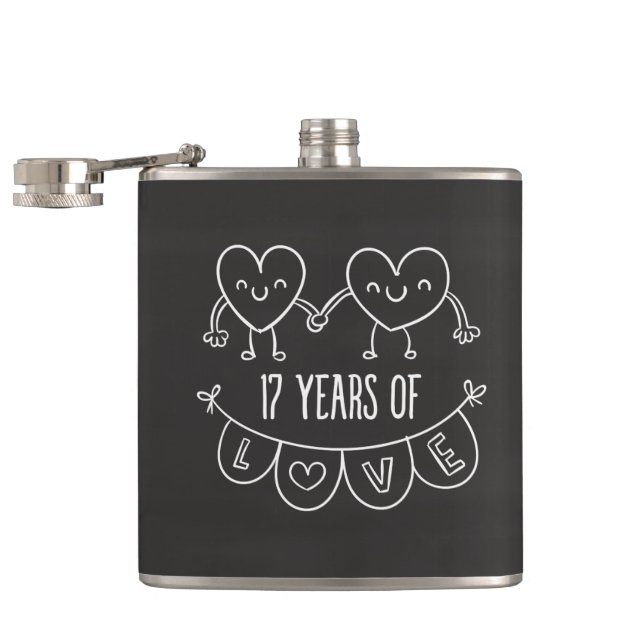 17. Jubiläum Geschenk Chalk Herzen Flachmann (Geöffnet)