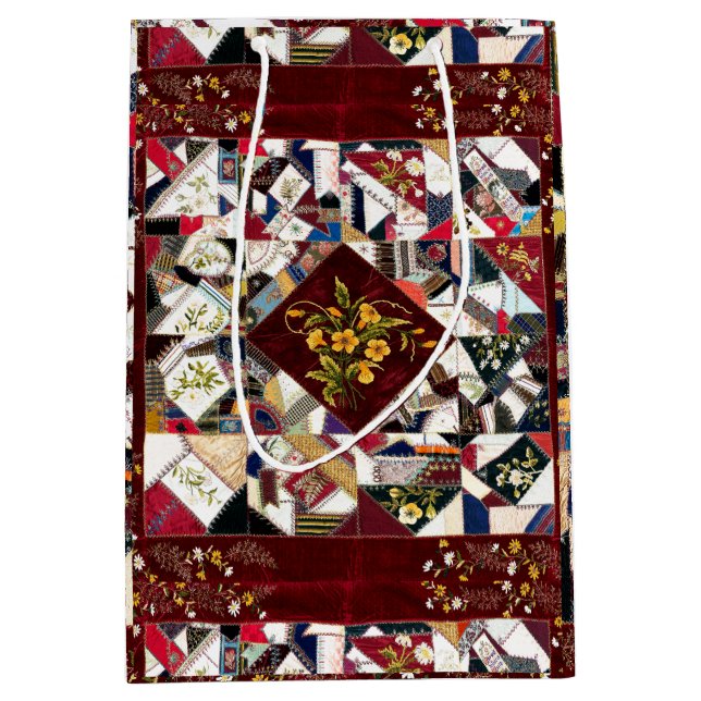 1870 Patchwork Quilt Floral Stickerei Geschenkbeut Mittlere Geschenktüte (Vorderseite)