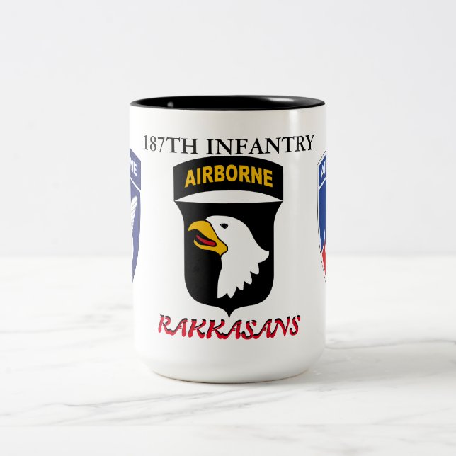 187. INFANTRIE RAKKASANS  ZWEIFARBIGE TASSE (Mittel)