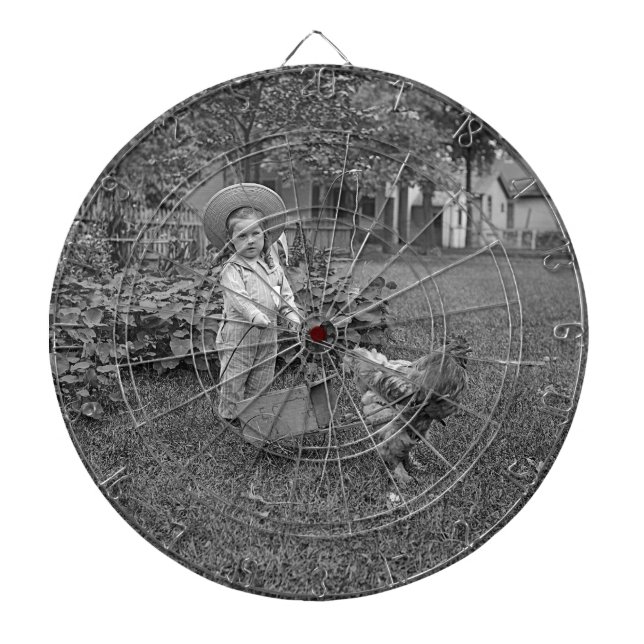 1880er Jahre Adorable Girl and Rooster Cart im Gar Dartscheibe (vorne)