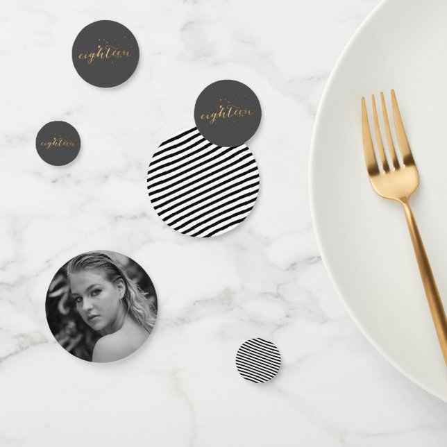 18. Geburtstag Foto Schwarz-weißes Gold Party Konfetti (Gruppe)