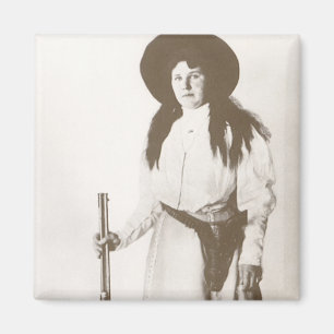 1910 Foto Portrait eines Cowgirl Holding a Rifle Magnet