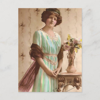 1917 Viktorianische Frau mit Vase Postkarte