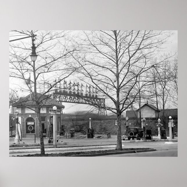 1925 alte Tankstelle Poster (Vorne)