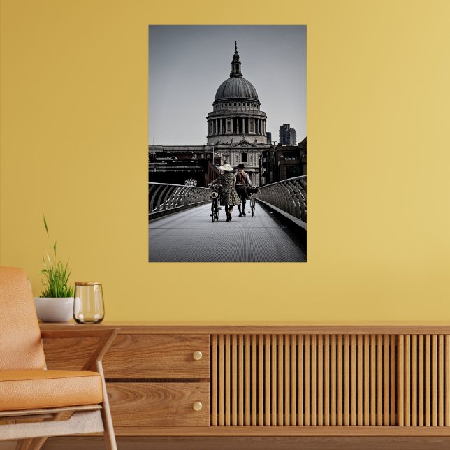 1940er Jahre On Millennium Bridge London (6331) Poster (Wohnzimmer 2)