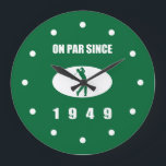 1949 70. Geburtstag für Golfspieler Große Wanduhr<br><div class="desc">Diese lustige 70. Geburtstagswanduhr für Männer,  die Liebegolf "auf Gleichheit seit 1949" sagt! Das perfekte über dem Hügelgeburtstags-Gaggeschenk für Vatis,  Brüder,  Onkel,  Chefs oder jedermann,  die Lieben Golf spielen!</div>