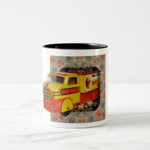 1950ER JAHRE ZINNWAGEN-SPIELZEUG AUF ELABORATEM HI ZWEIFARBIGE TASSE