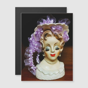 1950er MCM Schönheitshut Lila Bänder Lady Kopfvase Magnetkarte