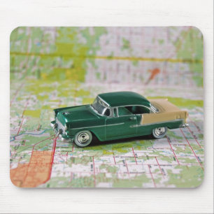 1955 Auto auf einer Straßenkarte Mousepad