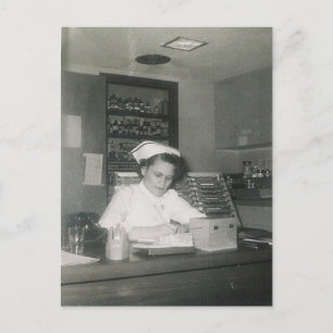 1956 NURSE #11 POSTKARTE