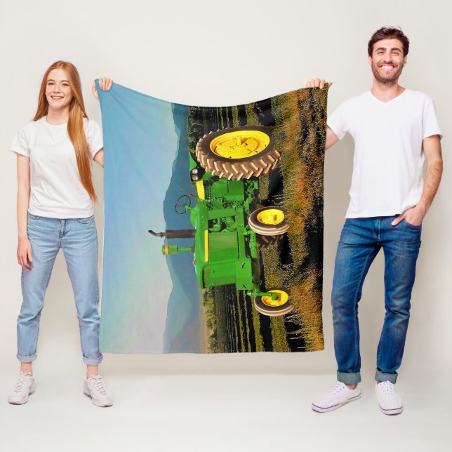 1962 Big Green Tractor Cosy Fleece Blanket (Beispiel)