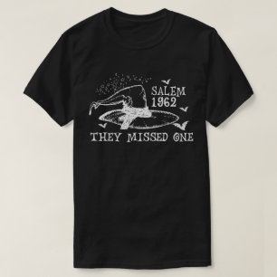 1962 Sie verpassten eine Salem-Hexen-Halloween T-Shirt