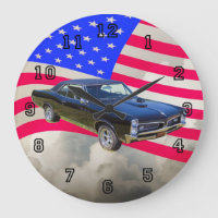 1967 Pontiac GTO und amerikanische Flagge