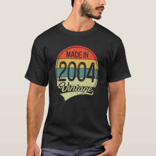 19 Jahre alt Vintag 2004 Gebilde 2004 19. Geburtst T-Shirt