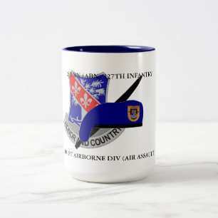 1. 327. INFANTERIE-TASSE DER BN-(ABN) ZWEIFARBIGE TASSE