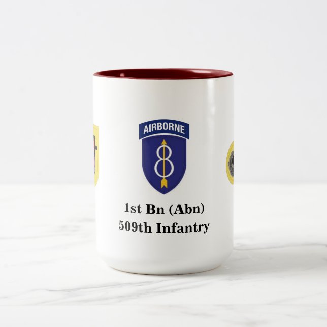 1. 509. Infanterie-Tasse des Bataillon-(Abn) Zweifarbige Tasse (Mittel)