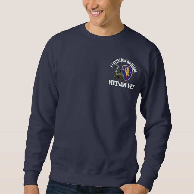 1. AVNBDE Vietnam-Tierarzt - UH-1 Sweatshirt (Vorderseite)