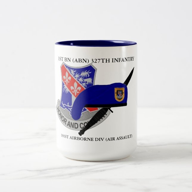 1. BN (ABN) 327. INFANTRIE 101. IM FLUGZEUG ZWEIFARBIGE TASSE (Mittel)