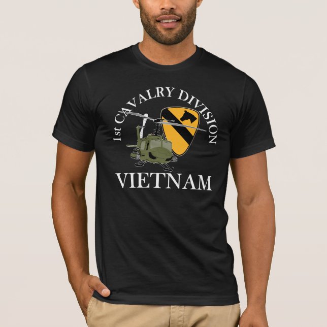 1. Cav Vietnam Tierarzt T-Shirt (Vorderseite)