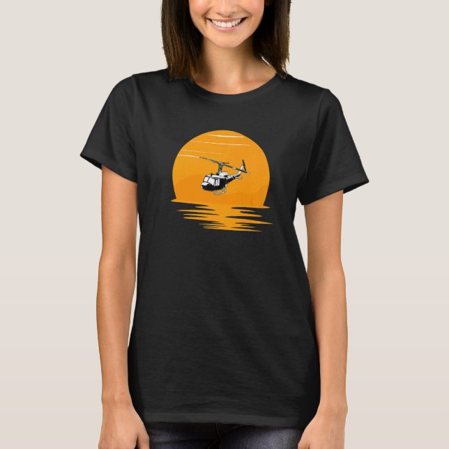 1 Chopper Hubschrauber fliegen bei Sonnenuntergang T-Shirt (Vorderseite)