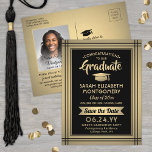 1 Foto Black Gold Moderner Abschluss Save the Date Ankündigungspostkarte<br><div class="desc">Erfahren Sie mehr über die freudige Neuigkeit einer bevorstehenden Abschlussfeier sowie über ein beliebtes Foto mit diesen modernen, Save the Date in Schwarz und Gold gehaltenen Postkarten. Der gesamte Text ist einfach anzupassen. (IMAGE PLACEMENT TIP: Eine einfache Möglichkeit, ein Foto genau so zu zentrieren, wie Sie es gewollt haben, ist...</div>