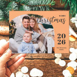 1 Foto Christkindlbogen, modern minimalistisch ora Feiertagskarte<br><div class="desc">Diese elegante und moderne Weihnachtsgrüßkarte zeichnet sich durch ein minimalistisches Design aus,  das 1 Ihrer Lieblingsbilder in einem trendigen Bogen zeigt. Einfach anpassbar mit Ihrem Familiennamen und dem aktuellen Jahr in stilvollen Serif-Schriftart auf einem modernen hellorangen Hintergrund.</div>