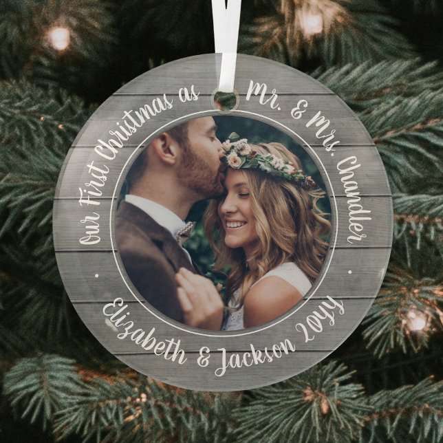 1 Foto Mr. & Mrs. First Christmas Imitate Gray Woo Ornament Aus Glas (Von Creator hochgeladen)