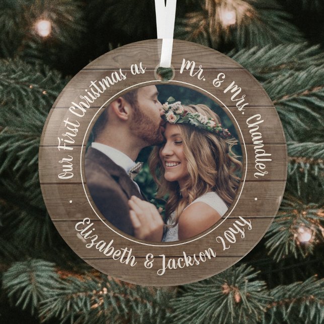 1 Foto Mr. & Mrs. First Christmas Rustic Imitate W Ornament Aus Glas (Von Creator hochgeladen)