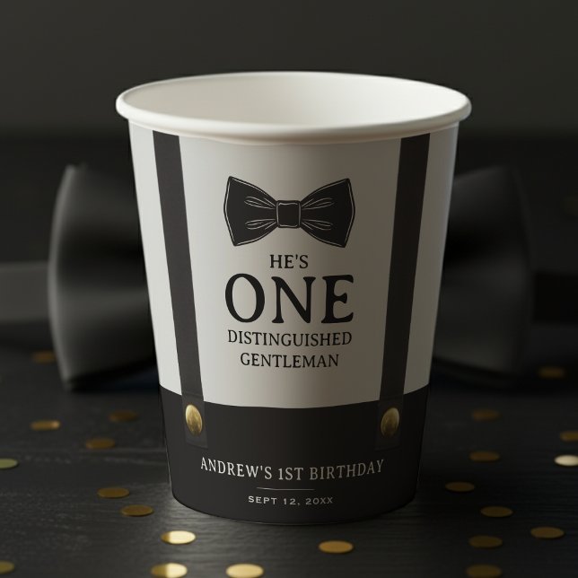 1. Geburtstag eines distinguierten Gentlemans Pappbecher (Von Creator hochgeladen)