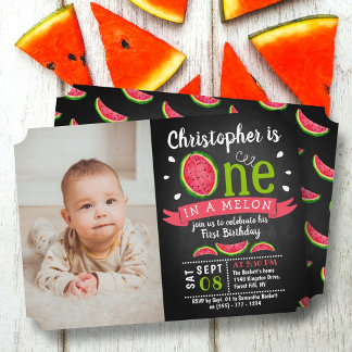 1 in einem Melon Chalkboard 1. Geburtstag Foto Einladung