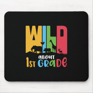 1. Klasse Lehrer Wild über die erste Stufe Mousepad