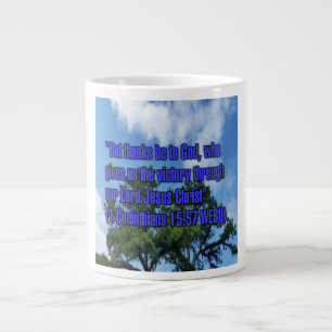 1 Korinther 15:57 WEBU Mug Jumbo-Tasse