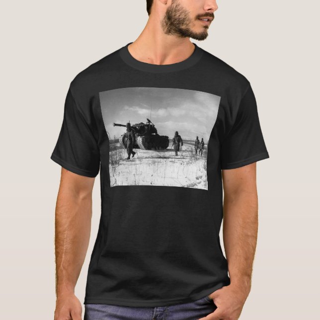 1. Marineinfanteriedivision, die durch das Chosin T-Shirt (Vorderseite)