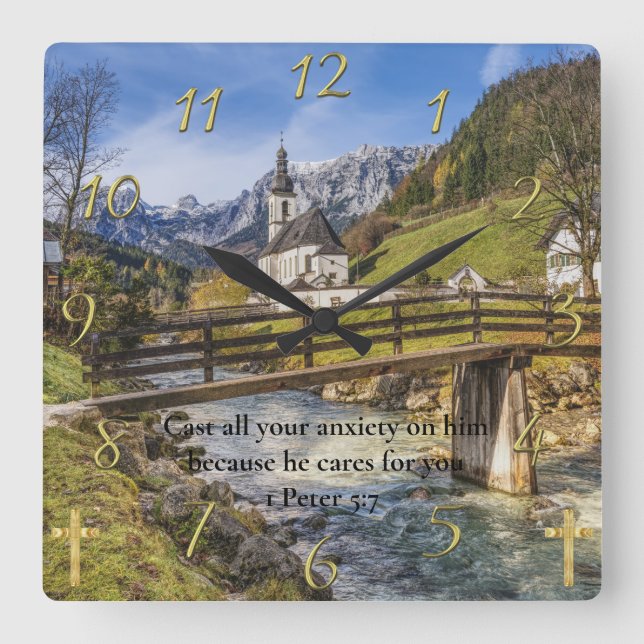 1 Peter 5:7 Kirche in der Nähe des Berges Quadratische Wanduhr (Vorderseite)