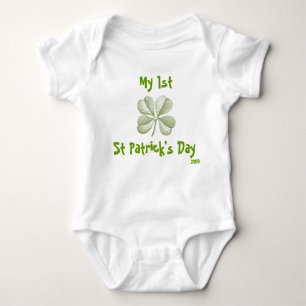 1. St Patrick Tag Onsie für Baby Baby Strampler