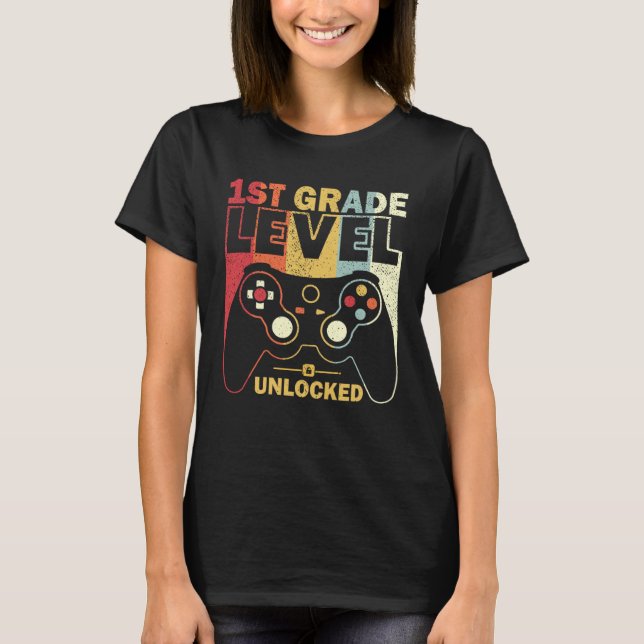 1st Grade Level Unlocked Back To School Video Game T-Shirt (Vorderseite)