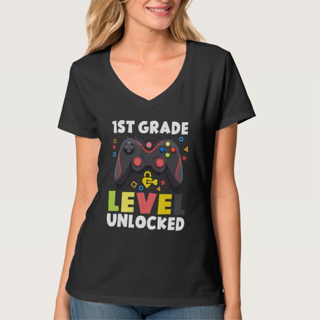 1st Grade Level Unlocked Video Game Back To School T-Shirt (Vorderseite)
