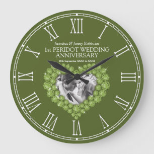1st peridot wedding anniversary green photo heart  große wanduhr