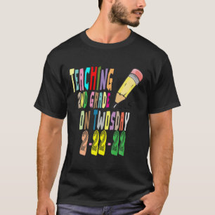 2022, 2. Klasse unterrichten am 2./22/2. T-Shirt