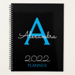 2022 Blue Black Monogram Elegant Planer<br><div class="desc">2022 Blue und Black Monogram Name and Initial Spiral Notebook Planner. Das macht den perfekten 16 Geburtstag,  Hochzeit,  Brautparty,  Jubiläum,  Babydusche oder Junggeselinnen-Abschied Geschenk für jemanden,  der Lieben glamourösen Luxus und schicke Stile.</div>