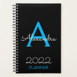 2022 Blue Black Monogram Elegant Planer<br><div class="desc">2022 Blue und Black Monogram Name and Initial Spiral Notebook Planner. Das macht den perfekten 16 Geburtstag,  Hochzeit,  Brautparty,  Jubiläum,  Babydusche oder Junggeselinnen-Abschied Geschenk für jemanden,  der Lieben glamourösen Luxus und schicke Stile.</div>