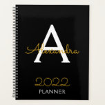 2022 Gold Black Monogram Elegant Planer<br><div class="desc">2022 Gold Black Monogram Name and Initial Spiral Notebook Planner. Das macht den perfekten 16 Geburtstag,  Hochzeit,  Brautparty,  Jubiläum,  Babydusche oder Junggeselinnen-Abschied Geschenk für jemanden,  der Lieben glamourösen Luxus und schicke Stile.</div>