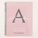 2022 Rosa-Rosa-Monogramm-Elegant Planer<br><div class="desc">2022 Blush Pink Gray Monogram Name and Initial Spiral Notebook Planner. Das macht den perfekten 16 Geburtstag,  Hochzeit,  Brautparty,  Jubiläum,  Babydusche oder Junggeselinnen-Abschied Geschenk für jemanden,  der Lieben glamourösen Luxus und schicke Stile.</div>
