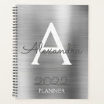 2022 Silver Metallic Monogram modern Planer<br><div class="desc">2022 Silver Metallic Monogram Name and Initial Spiral Notebook Planner. Das macht den perfekten 16 Geburtstag,  Hochzeit,  Brautparty,  Jubiläum,  Babydusche oder Junggeselinnen-Abschied Geschenk für jemanden,  der Lieben glamourösen Luxus und schicke Stile.</div>