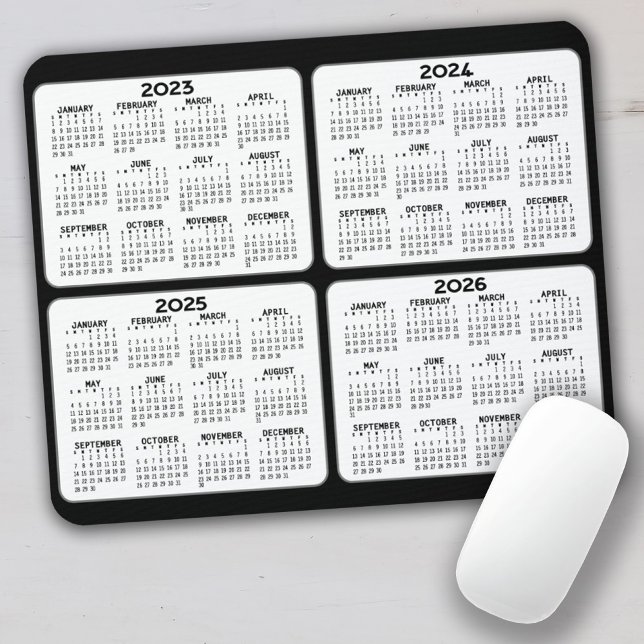 2023 2024 2025 2026 Kalender Schwarz-weiß 4 Jahre Mousepad (Von Creator hochgeladen)