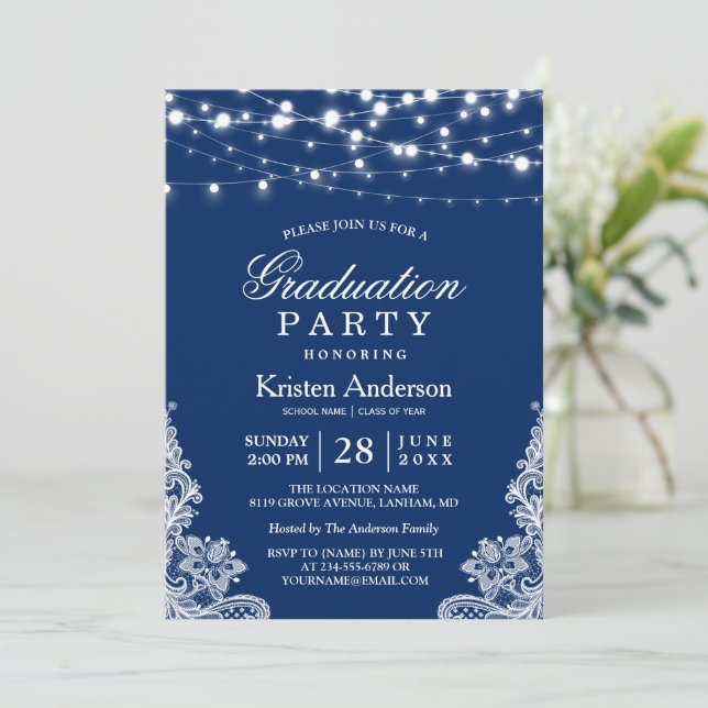 2023 Graduation Party String Lights Lace Navy Blue Einladung (Stehend Vorderseite)