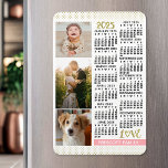 2023 Kalender Rosa Gold Familienfoto Collage Magnet<br><div class="desc">Feiern Sie 2023 mit diesem eleganten Foto Collage Kalender Magneten. Mit leicht lesbaren Daten in fett schwarz, hat dieser wunderschön einfache Kalender die Wörter "2023" und "LIEBE" in Imitaten goldenen Glitzer mit einem rot rosa Bar am unteren Rand für Ihren personalisierten Familiennamen oder anderen Text. Füge vertikal entlang der links...</div>