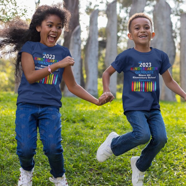 2023 Kindergarten Graduate Personalisierte Niedlic T-Shirt (Von Creator hochgeladen)