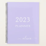 2023 Lavender Lila Script Monogram Name Modern Planer<br><div class="desc">2023 Lavender Lila Monogramm Fügen Sie Ihren eigenen Skriptnamen 2022 Kalender Hochzeitsplaner. Das macht den perfekten 16 Geburtstag,  Hochzeit,  Brautparty,  Jubiläum,  Babydusche oder Junggeselinnen-Abschied Geschenk für jemanden,  der Lieben glamourösen Luxus und schicke Stile.</div>